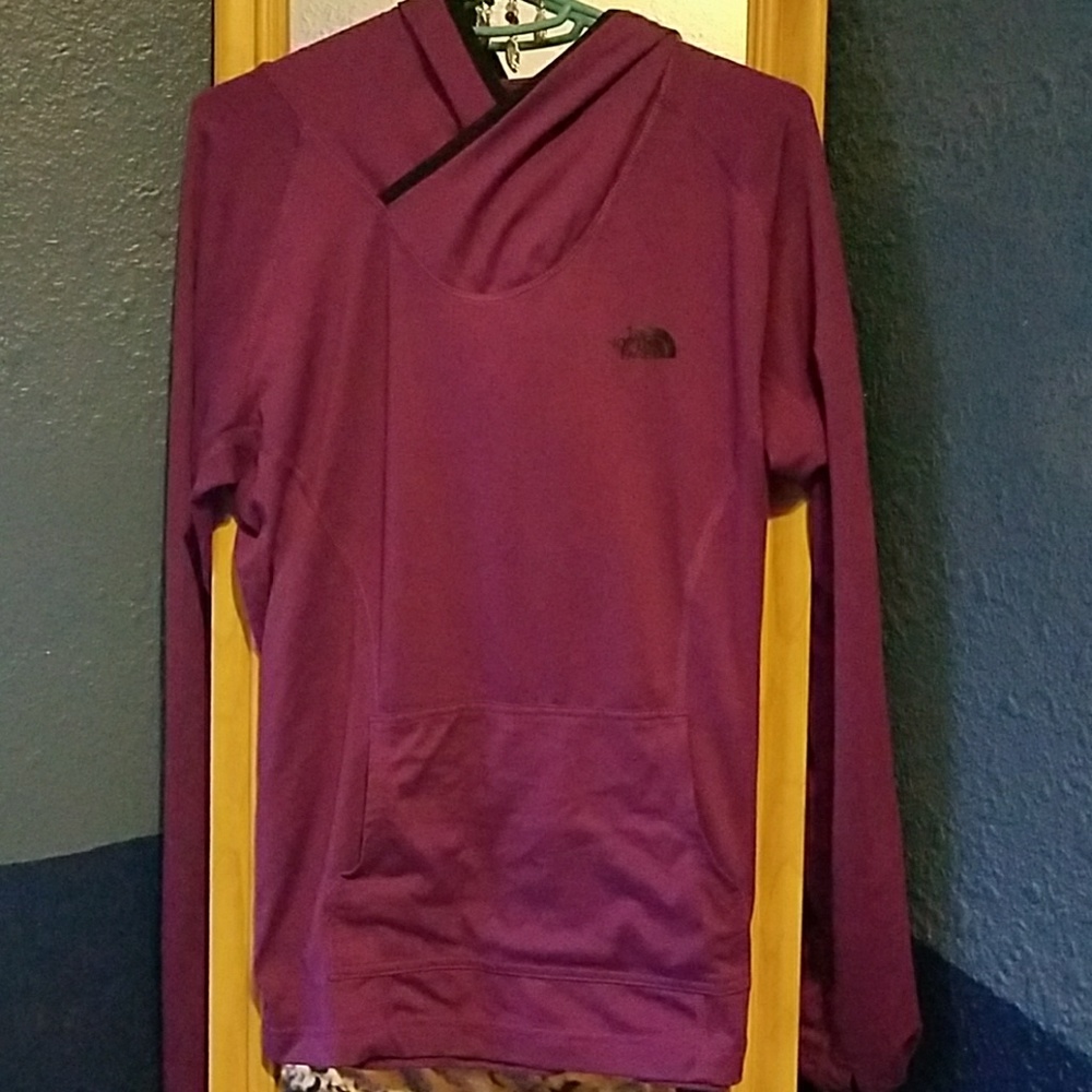 THE NORTH FACE Sweatshirt